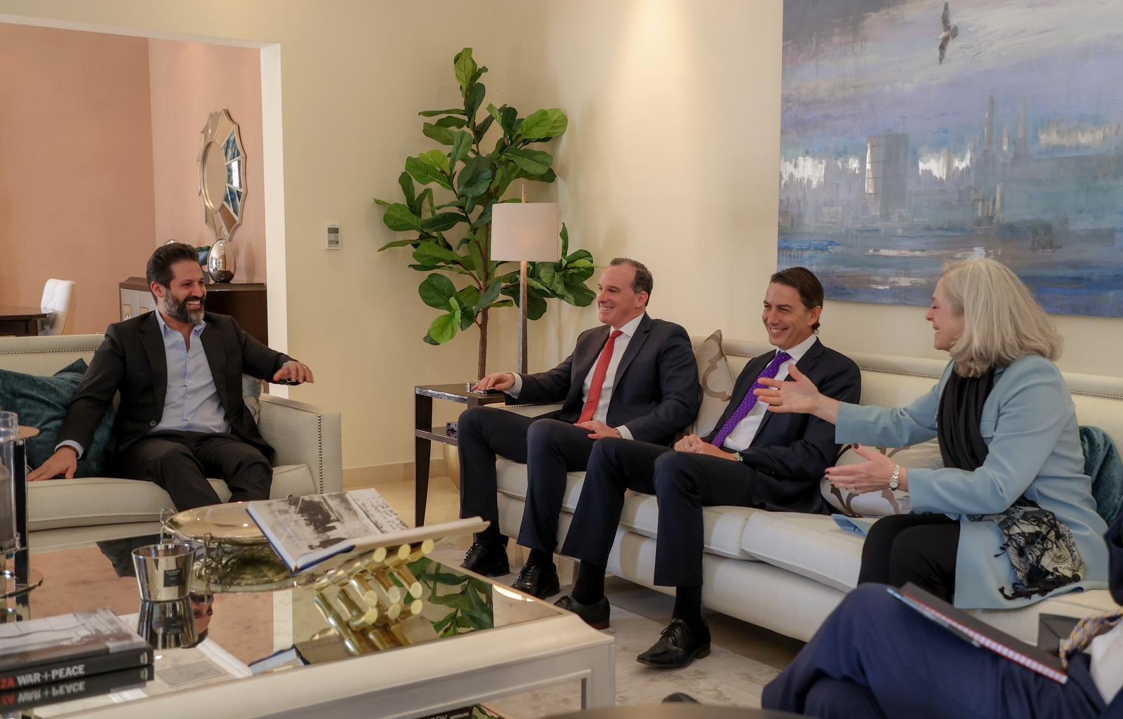 قوباد تاڵەبانی لە ھەولێر لەگەڵ برێت مەکگۆرک کۆبووەوە