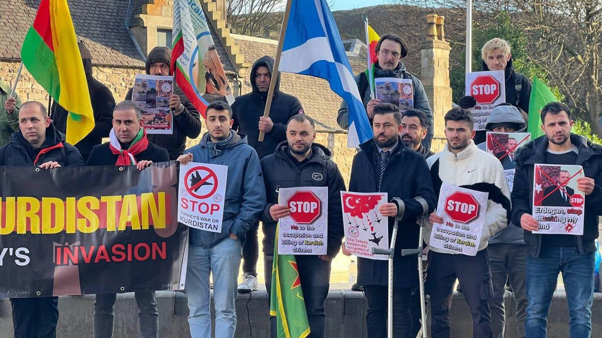 لە بەریتانیاوە داوادەکرێت رێگا نەدرێت تورکیا هەنگاوی کرداری بۆسەر کۆبانێ بنێت 