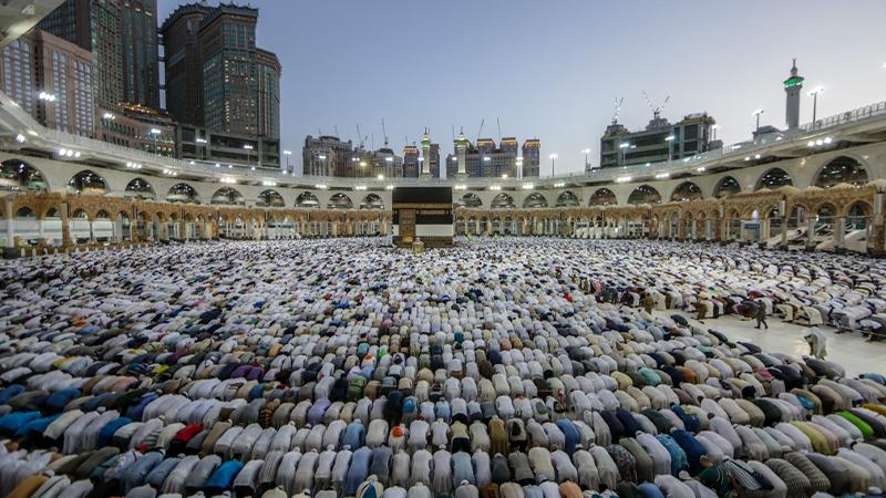 Tens of thousands of pilgrims headed to Mecca for farewell pilgrimage