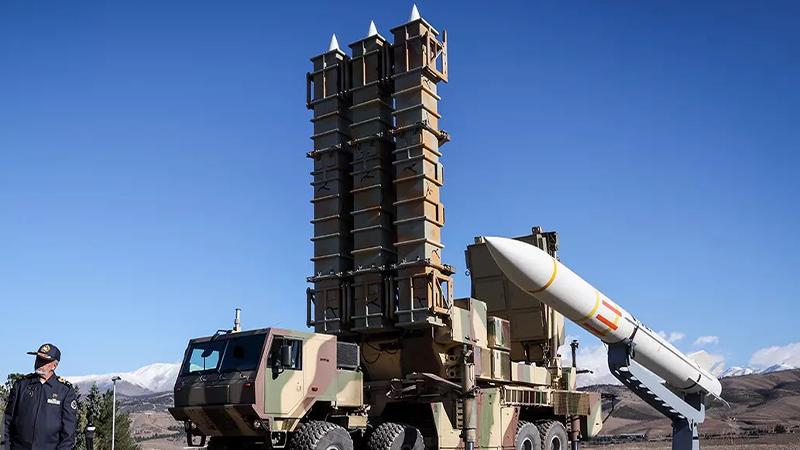 ئێران دوو سیستمی بەرگری ئاسمانی نوێ نمایش دەکات