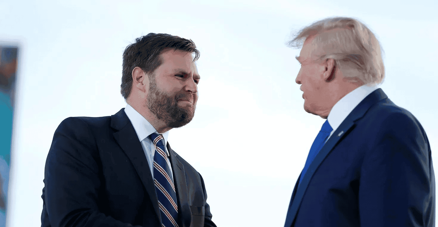 نائب ترامب: سنخرج القمامة في واشنطن وسنضع اسم كامالا على سلة المهملات
