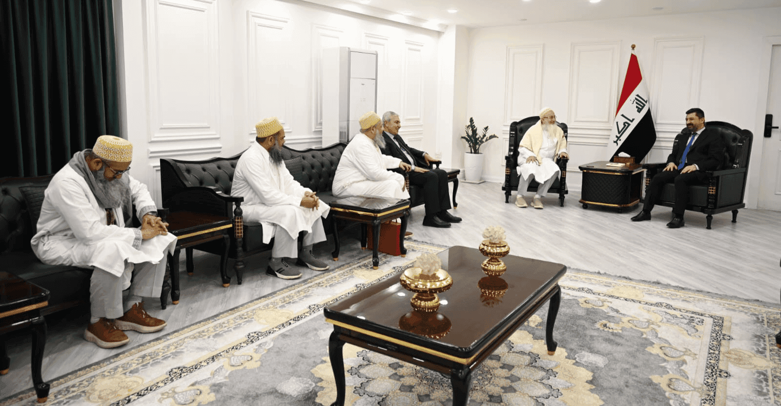 وزير العدل يوجّه بحماية عقارات طائفة البهرة في العراق
