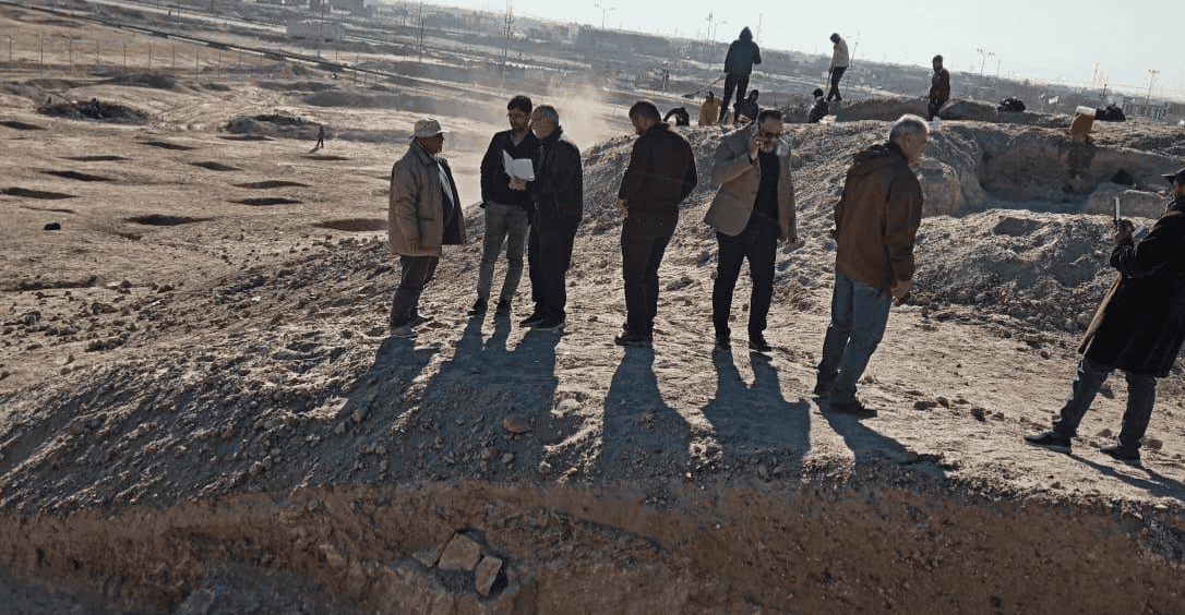 العراق يجري أعمال تنقيب في تل أثري تجاوز عليه الجيش الأمريكي