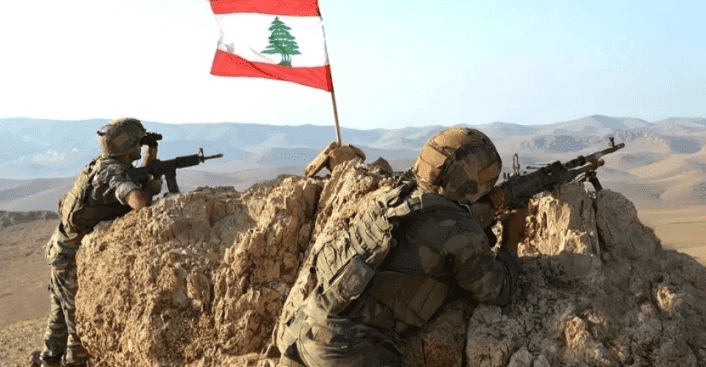 اشتباكات بين الجيش اللبناني ومسلحين سوريين على الحدود
