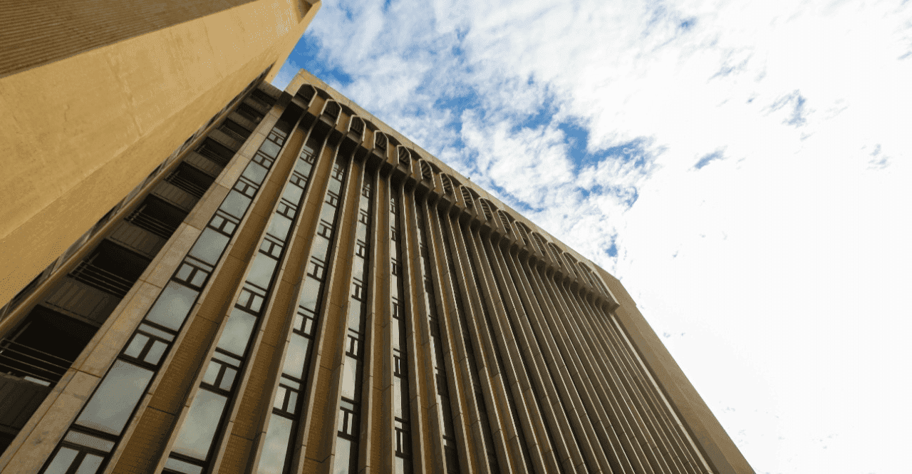 التعليم: مطلق النار في جامعة الإسراء ليس طالبا ومضطرب نفسيا
