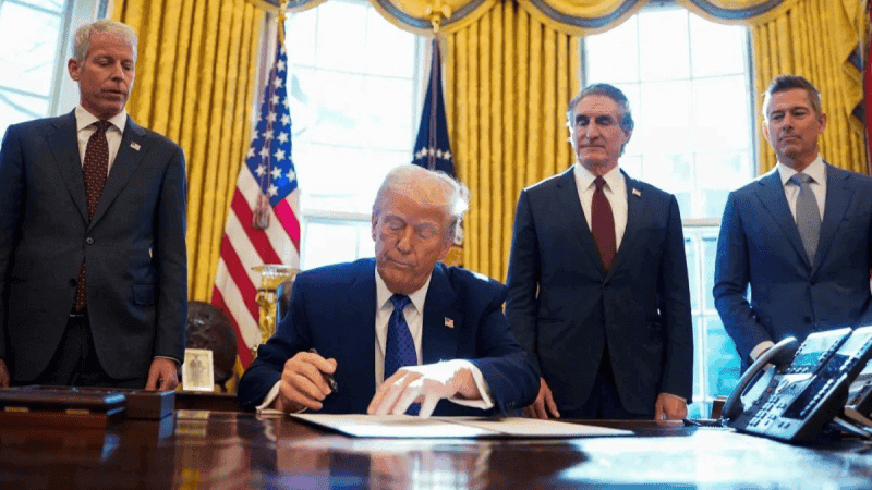 ترەمپ گەشتی ئاسمانیی لەسەر 12 وڵات بۆ ئەمریکا قەدەغە دەکات