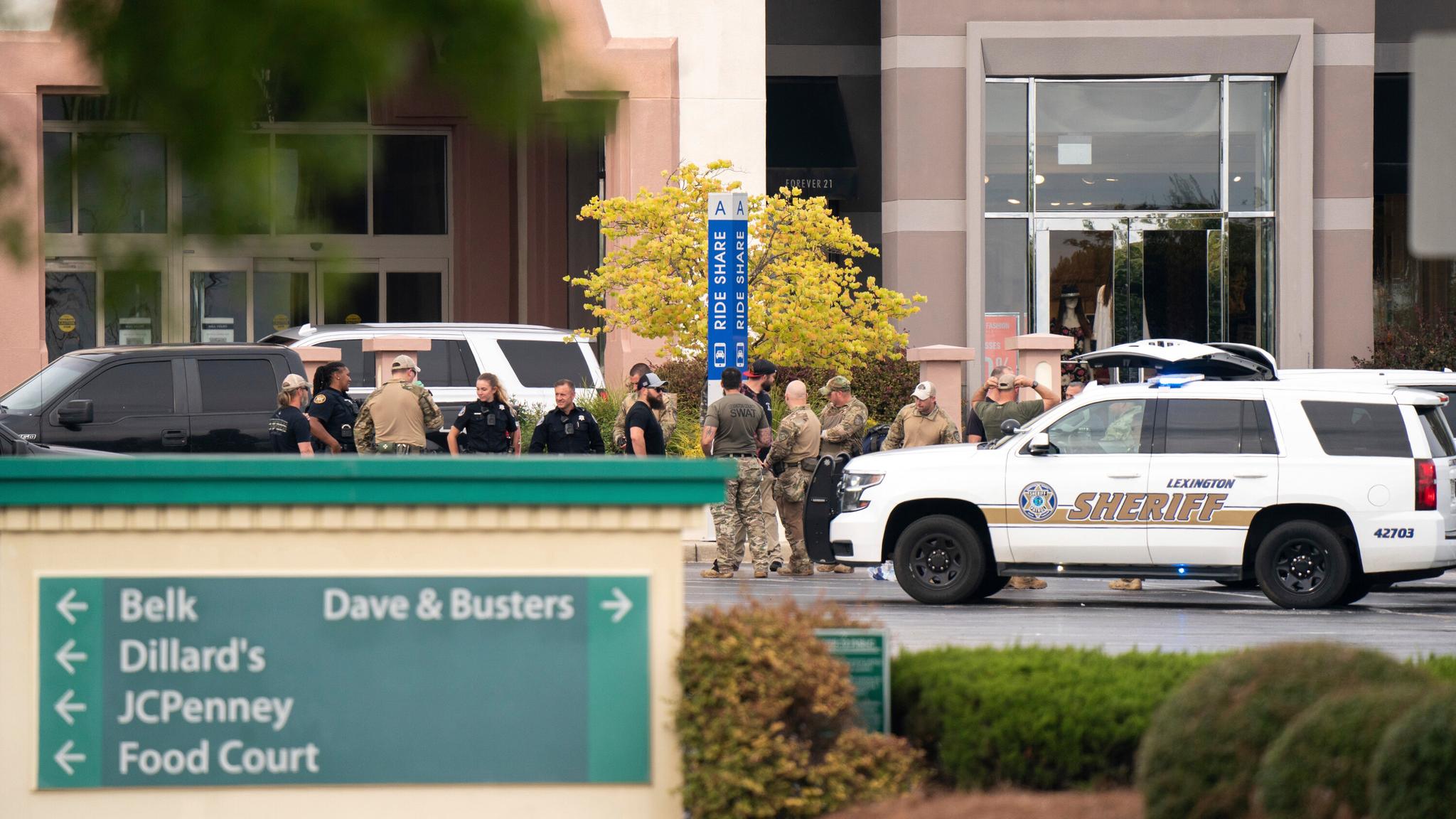 لە رووداوێکی تەقەکردندا لە ئەمریکا ١٢ کەس برینداربوون