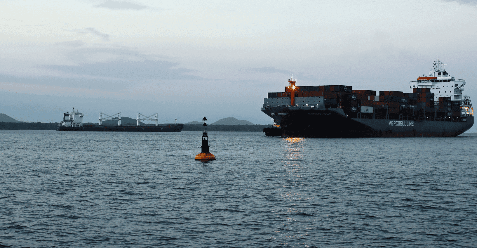 وسط مراقبة أميركية.. سفينة إيرانية تحمل مكونات صاروخية خطيرة تغادر الصين 