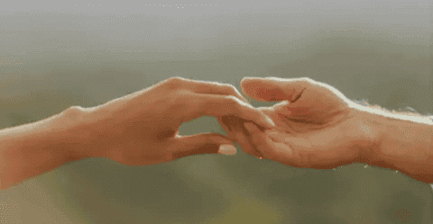 دراسة: الرجال يقعون في الحب أسرع من النساء