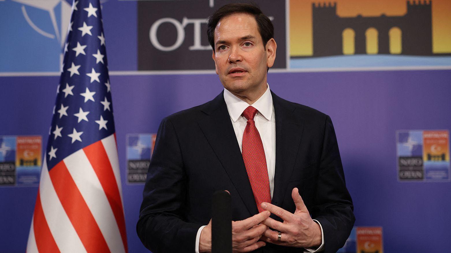 وزير الخارجية الأمريكي: ليس هناك ترحيل للفلسطينيين إنما "قبول نقل طوعي"