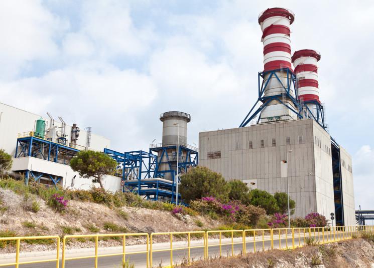 قەیرانی بڕانی کارەبا بەرۆکی لوبنانیەکان دەگرێت