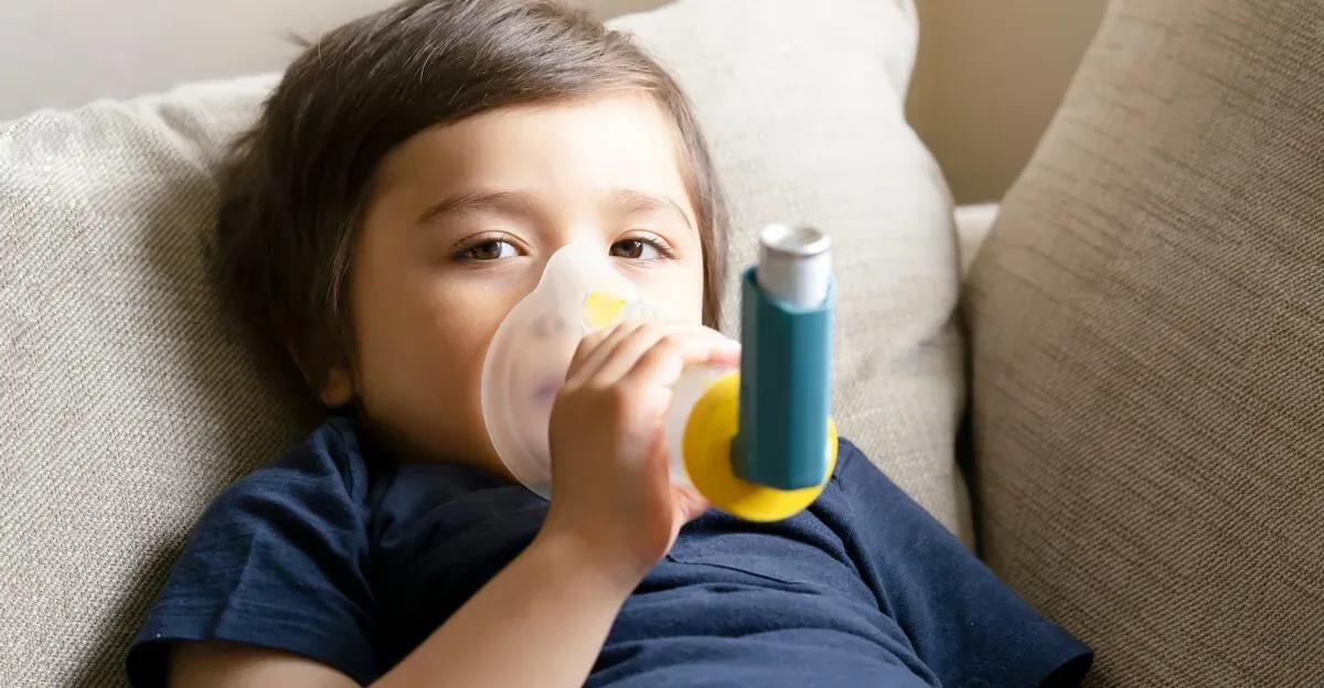 ملونات الأطعمة والحلويات خطر صامت يفاقم الربو عند الأطفال