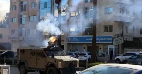 القوات الإسرائيلية تنفذ اقتحامات واسعة بالضفة الغربية