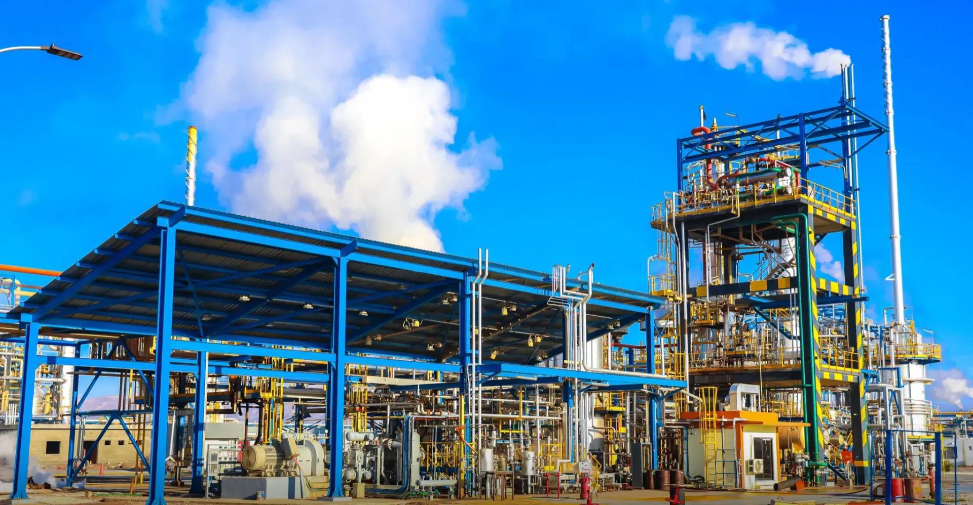 انخفاض طفيف بأسعار خام البصرة مع تراجع النفط عالميًا