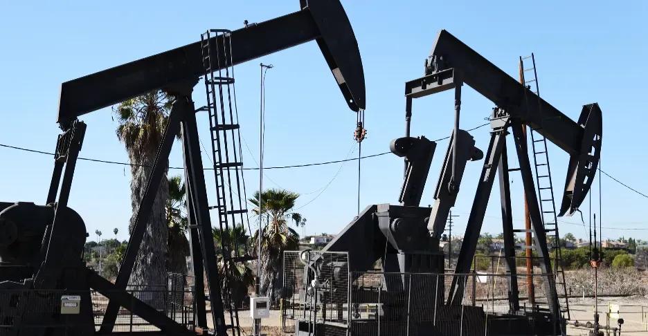 انخفاض أسعار النفط مع إحراز تقدم في المحادثات بين واشنطن وطهران