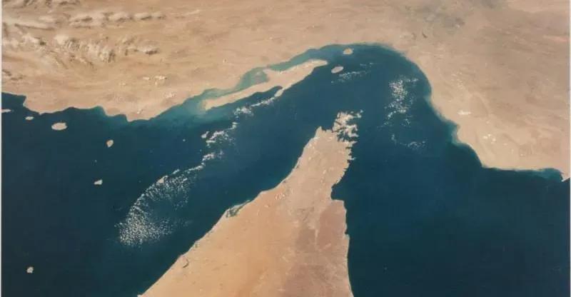 الجيش الإيراني: لم نغلق مضيق هرمز لكنه أصبح غير آمن