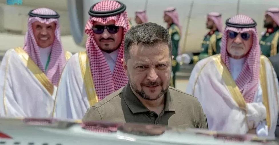 زيلينسكي: 200 خبير أوكراني ساعدوا دول الخليج بإسقاط المسيرات الإيرانية