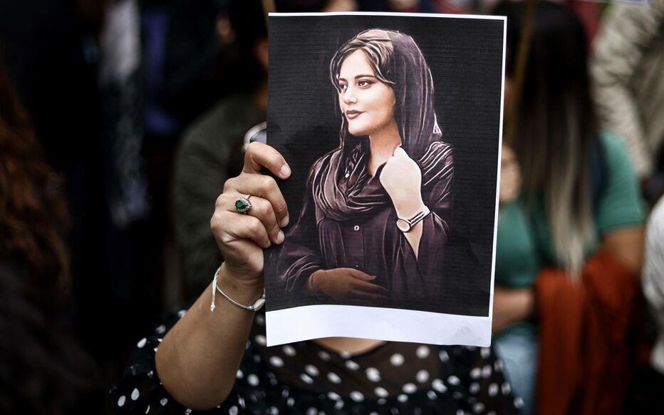 خەڵاتی ساخارۆڤ بەخشرایە ژینا ئەمینی