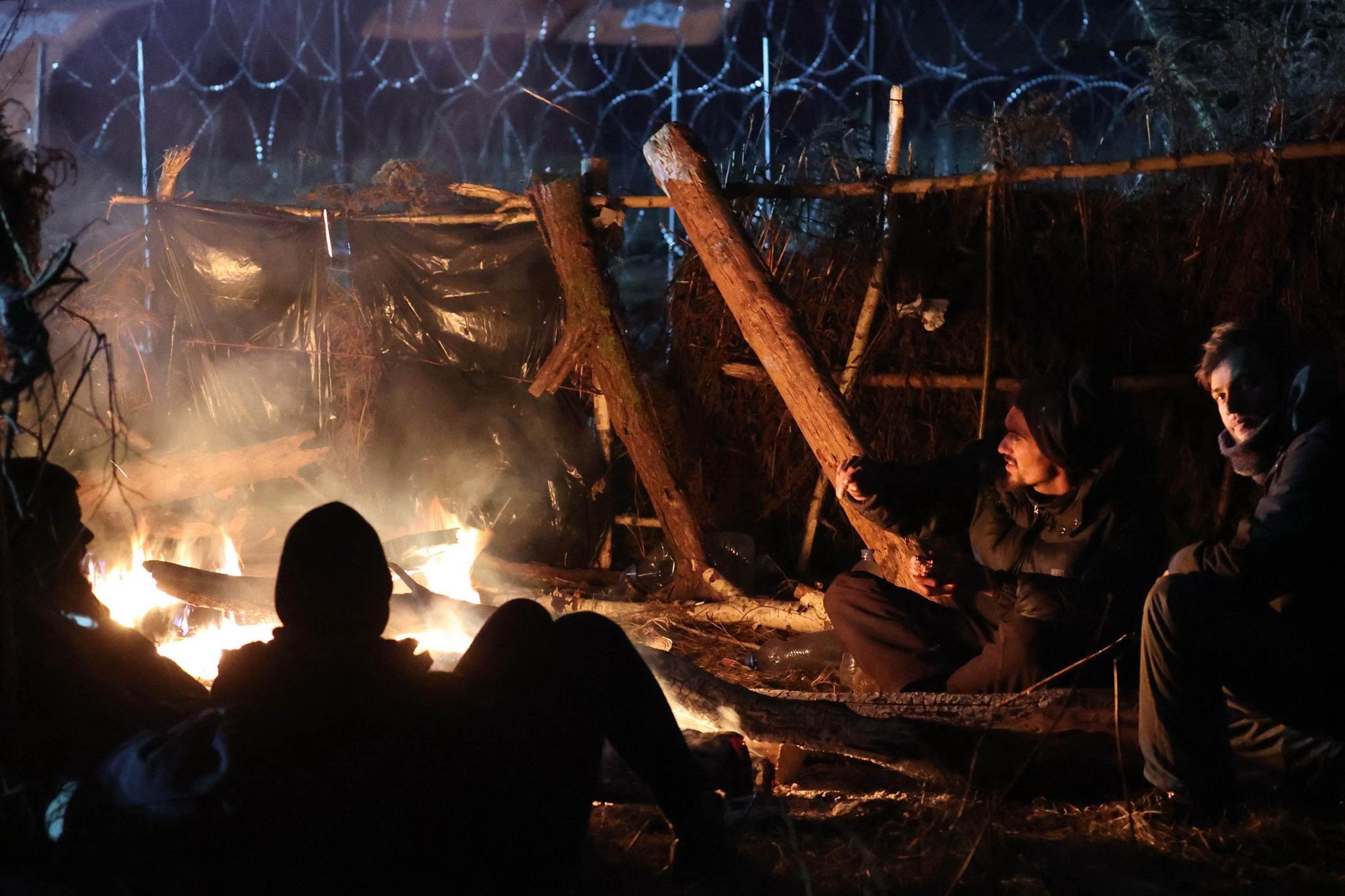 وەزیری بەرگری پۆڵەندا: شەوی ڕابردوو کۆچبەران ھەوڵیانداوە سنورەکان تێپەڕێنن
