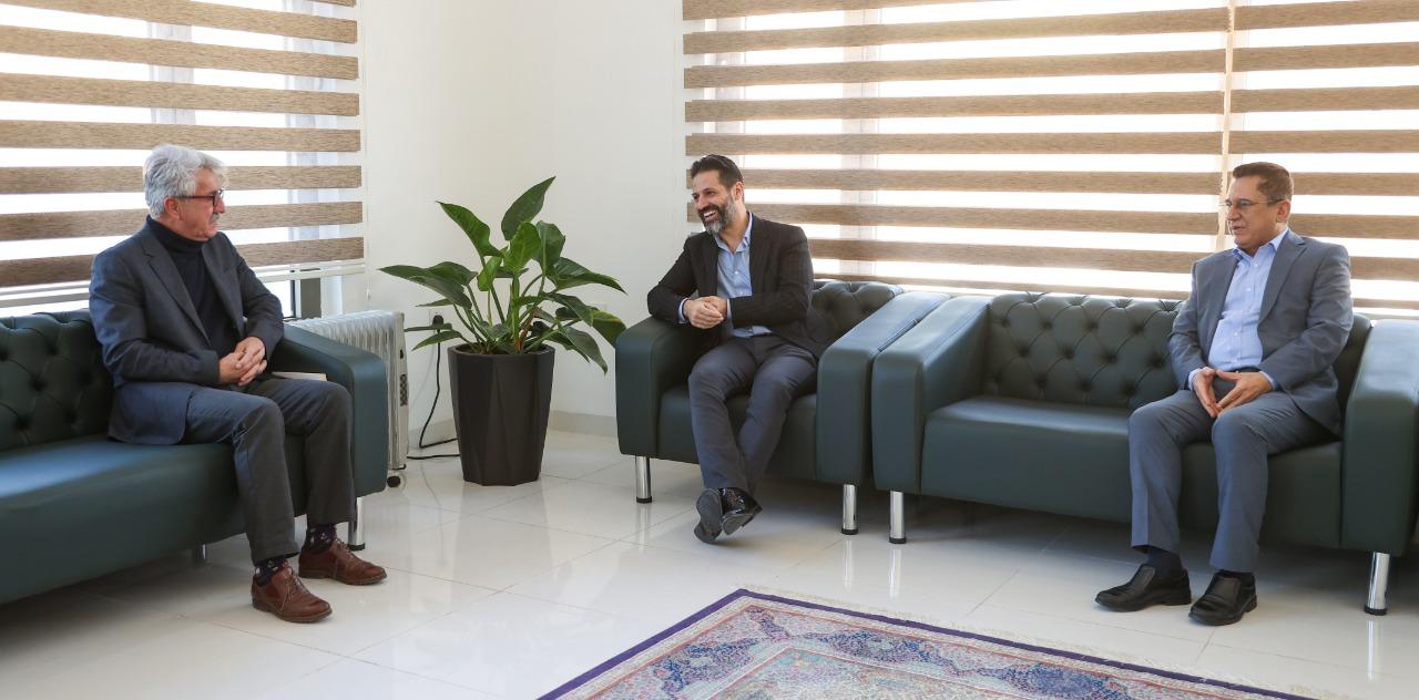 قوباد تاڵەبانی لەگەڵ دەزگای چاپ و پەخشی سەردەم کۆبووەوە 