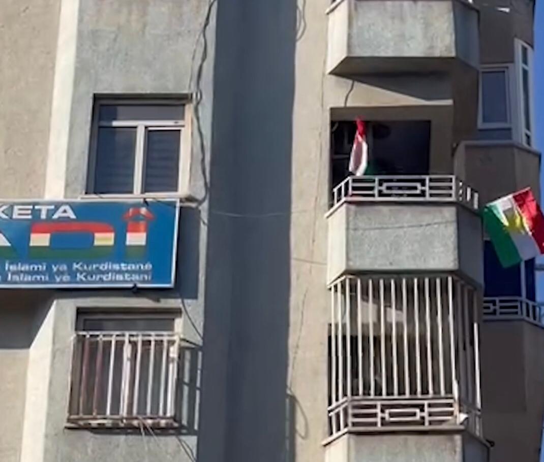 پۆلیسی تورکیا ھەڵیکوتایە سەر بارەگای سێ پارتی سیاسی