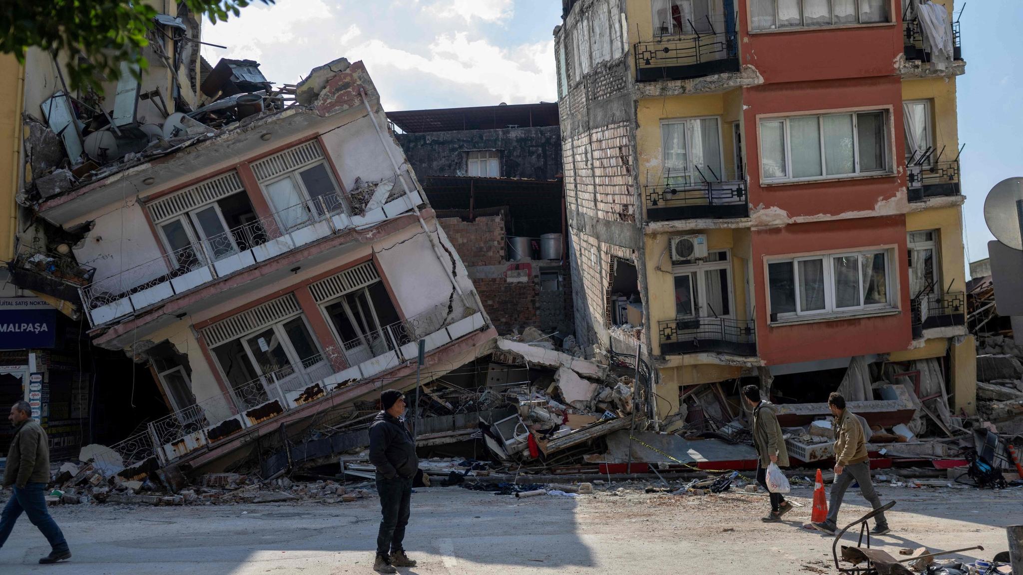 تا ئێستا زیاتر لە ٤٦ ھەزار کەس لە تورکیا و سوریا گیانیان لەدەستداوە