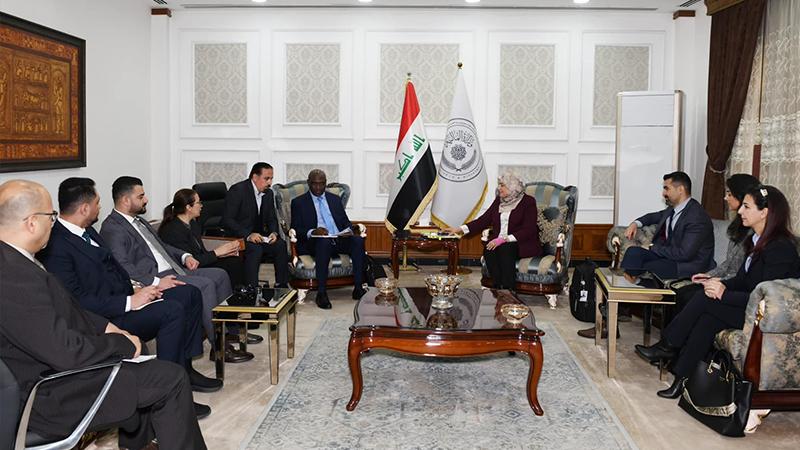 وەزیری دارایی عێراق و وەفدێکی بانکی نێودەوڵەتی کۆبوونەوە