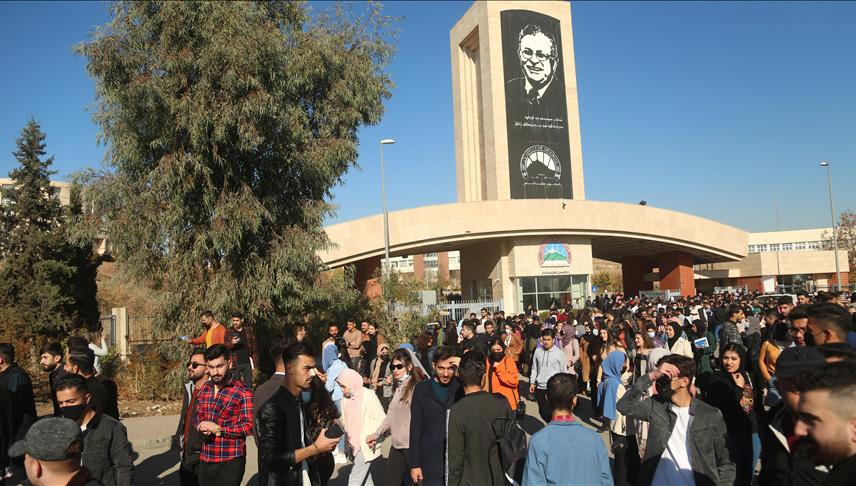 خوێندکاری زانکۆ و پەیمانگاکانی سلێمانی داوادەکەن بڕیاری پێدانی دەرماڵە درێژ بکرێتەوە