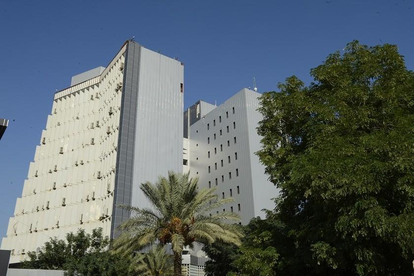 المالية تؤكد التزامها بـصرف رواتـب الموظفيـن فـي مواعيدها الـمحددة