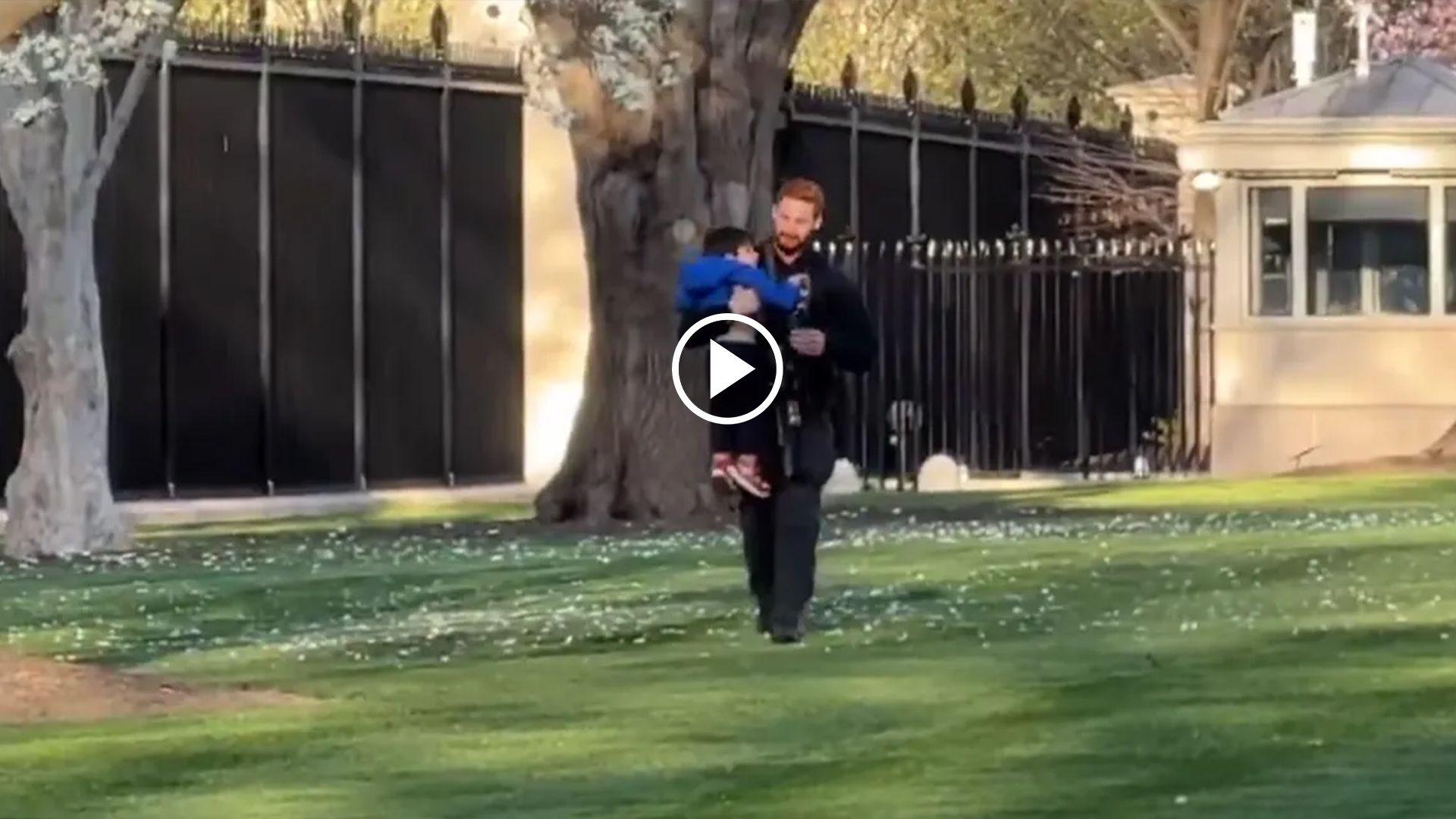 ڤیدیۆ.. منداڵێک بە هەڵە دەچێتە ناو باخچەی کۆشكی سپییەوە