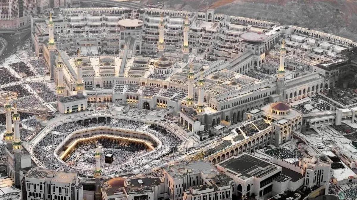 سعودیە: لە مانگی رەمەزاندا 122ملیۆن کەس سەردانی دوو مزگەوتیان کردووە