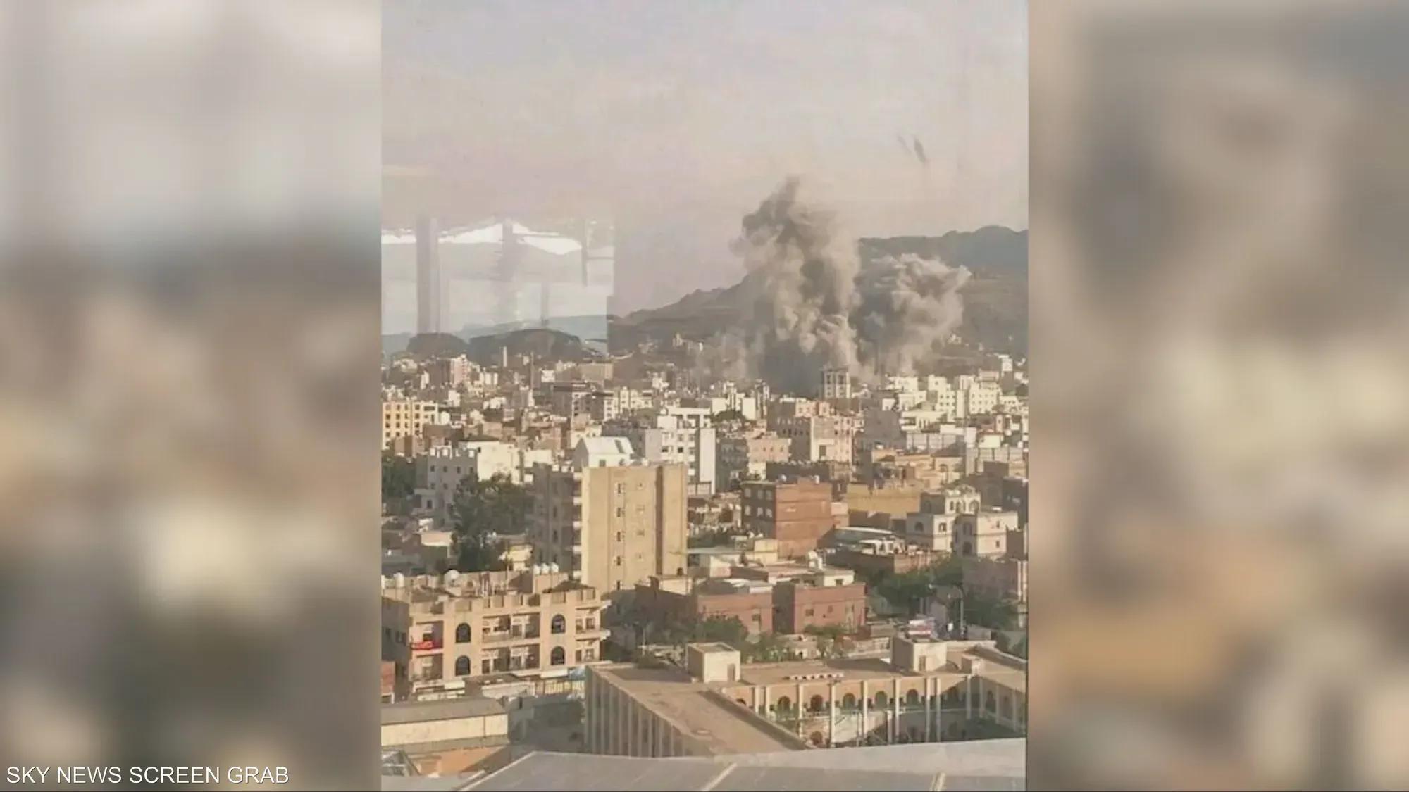 حوسییەکان رایدەگەیەنن: سەرۆکوەزیران و ژمارەیەک وەزیر لە هێرشێکی ئیسرائیلیدا کوژران