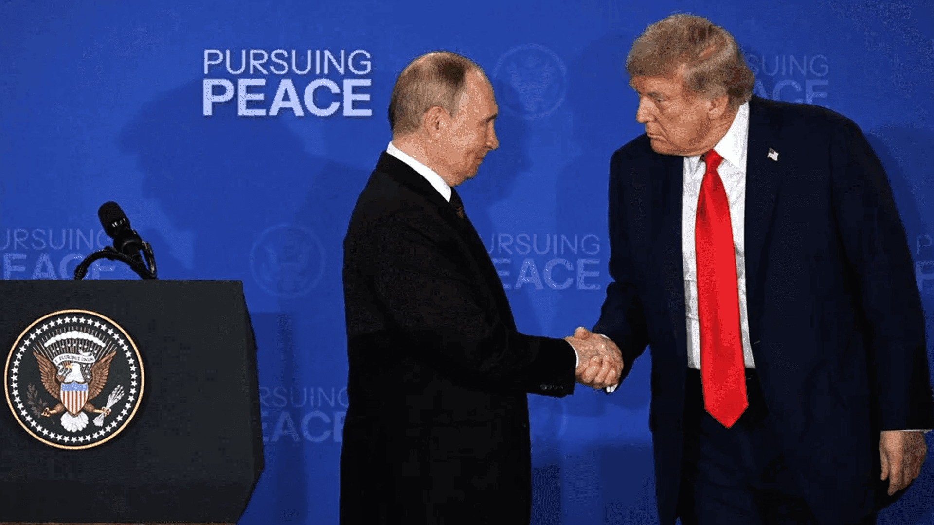 کۆبوونەوە چاوەڕوانکراوەکەی ترەمپ و پوتن کێشەی تێکەوت