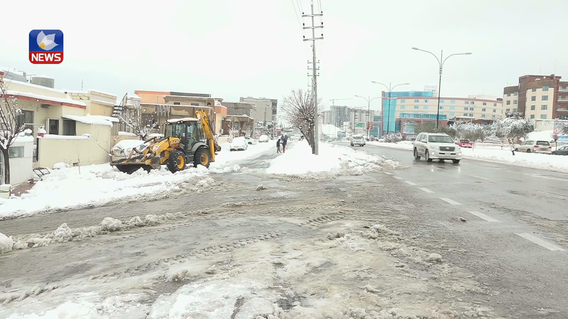 تیمەکانی شارەوانی سلێمانی سەرقاڵی پاککردنەوەی شەقام و ڕێگە سەرەکییەکانن