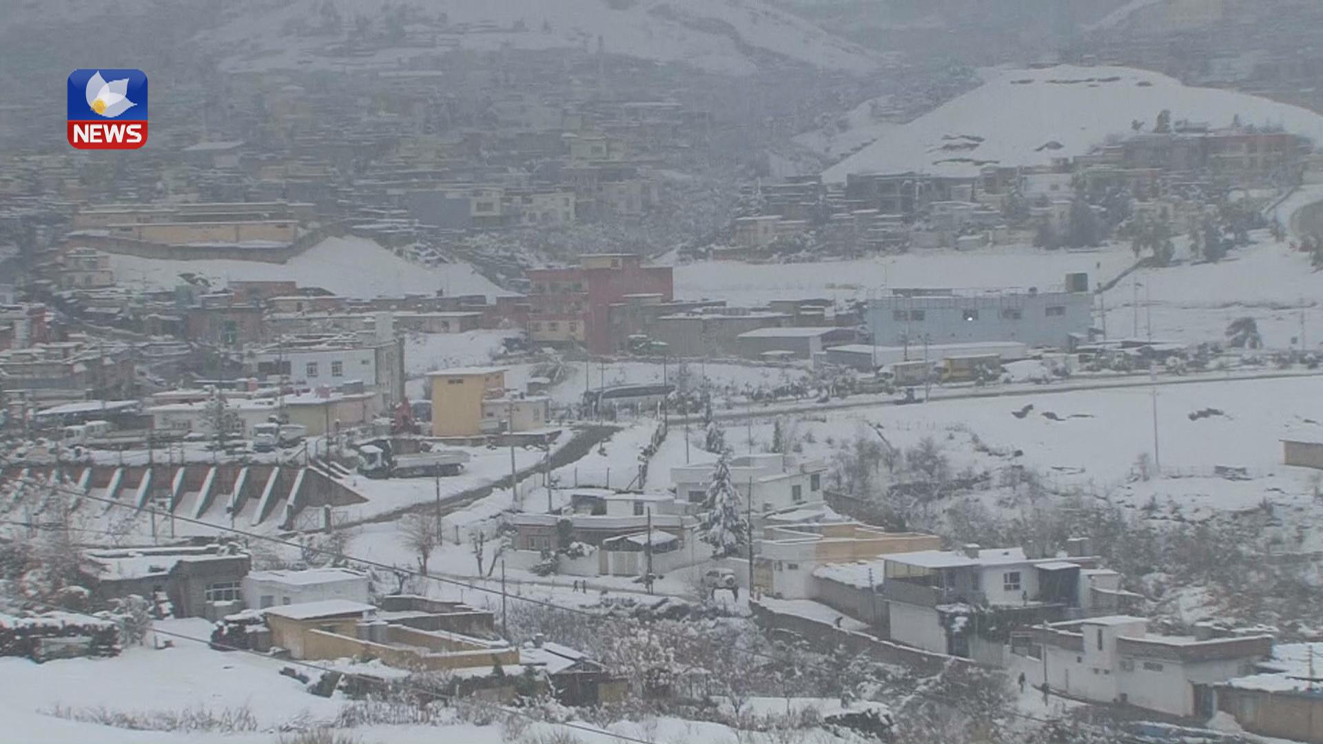 کەشناسی ئاکرێ: زیاتر لە ٢٧ سانتیمەتر بەفرباریوە