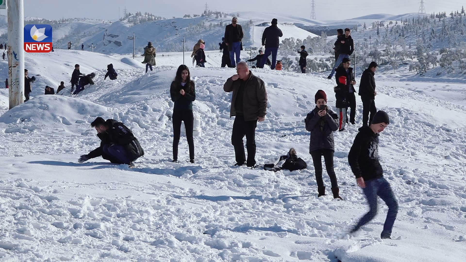 دواین چەندین ساڵ بەفر لە سەنتەری شاری ھەولێر باری
