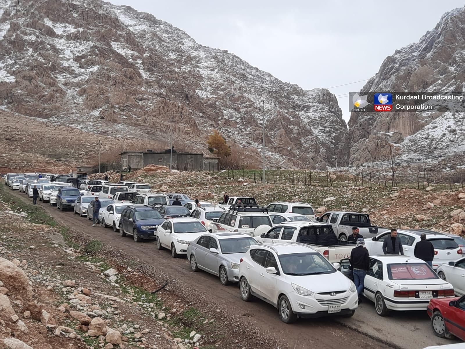 سەدان خێزان بۆ بینینی بەفر لە گەرمیانەوە چوونە بناری بەمۆ