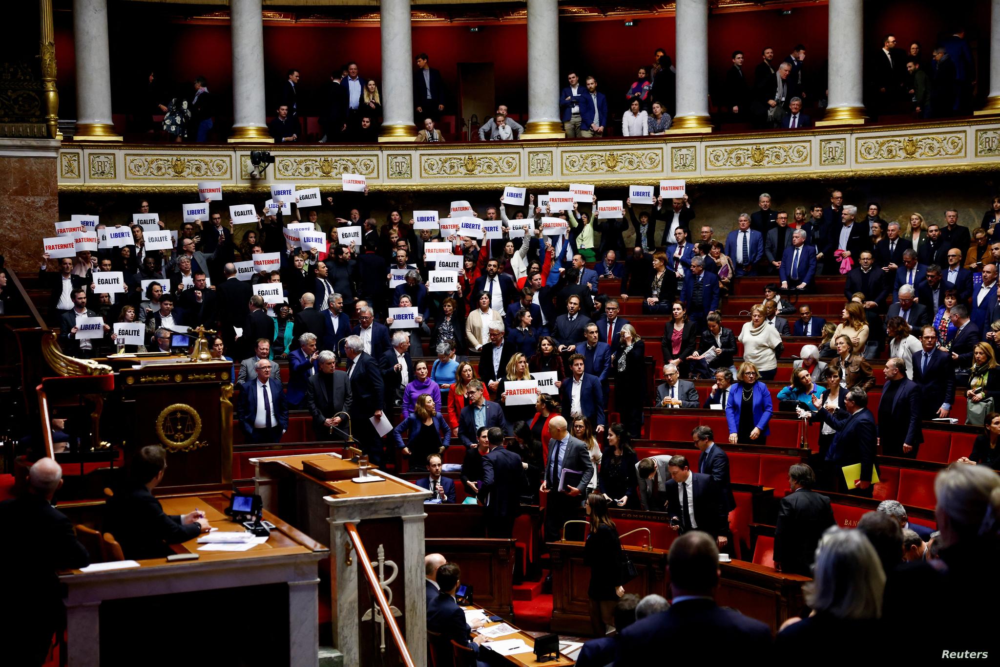 پەرلەمانی فەڕەنسا یاسایەکی نوێی سەبارەت بە کۆچبەران پەسەندکرد