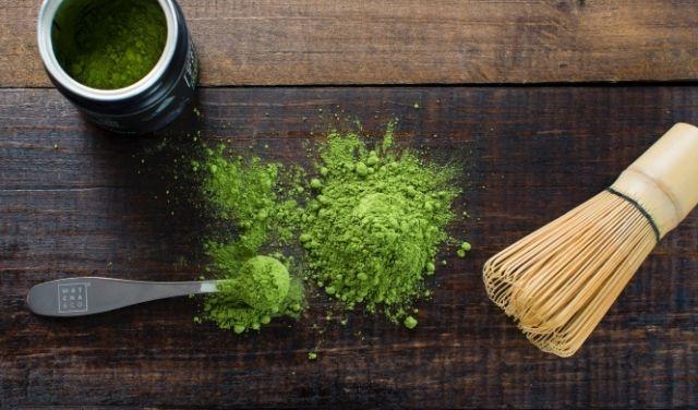 تحذير من الإفراط في شربها.. متى تصبح الماتشا خطيرة؟