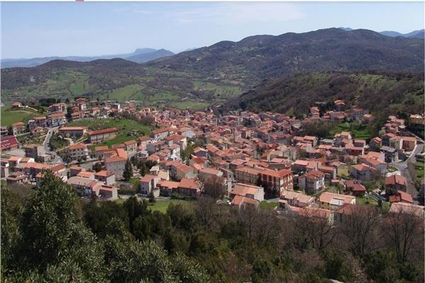 قرية إيطالية تعرض منازل للبيع بدولار واحد للمنزعجين من فوز ترامب
