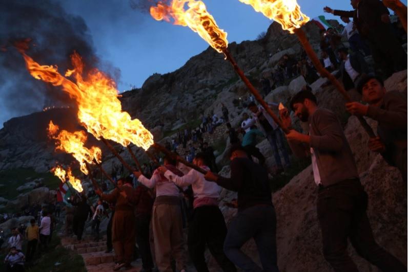 لە ھەر چوار پارچەی کوردستان مەشخەڵی ئاگری نەورۆز ھەڵدەکرێت