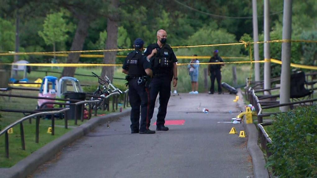 لە رووداوێکی تەقەکردندا لە کەنەدا ٥ کەس برینداربوون