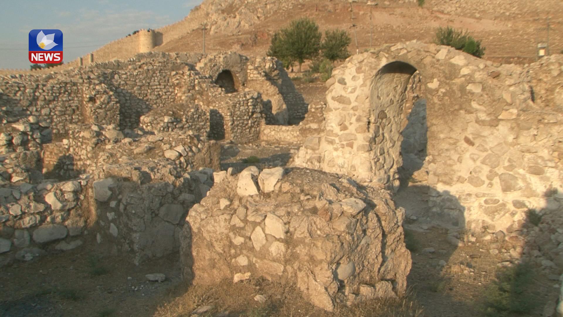 لە دەربەندی بازیان شوێنەواری کڵێسایەکی مەسیحییەکان ھەیە