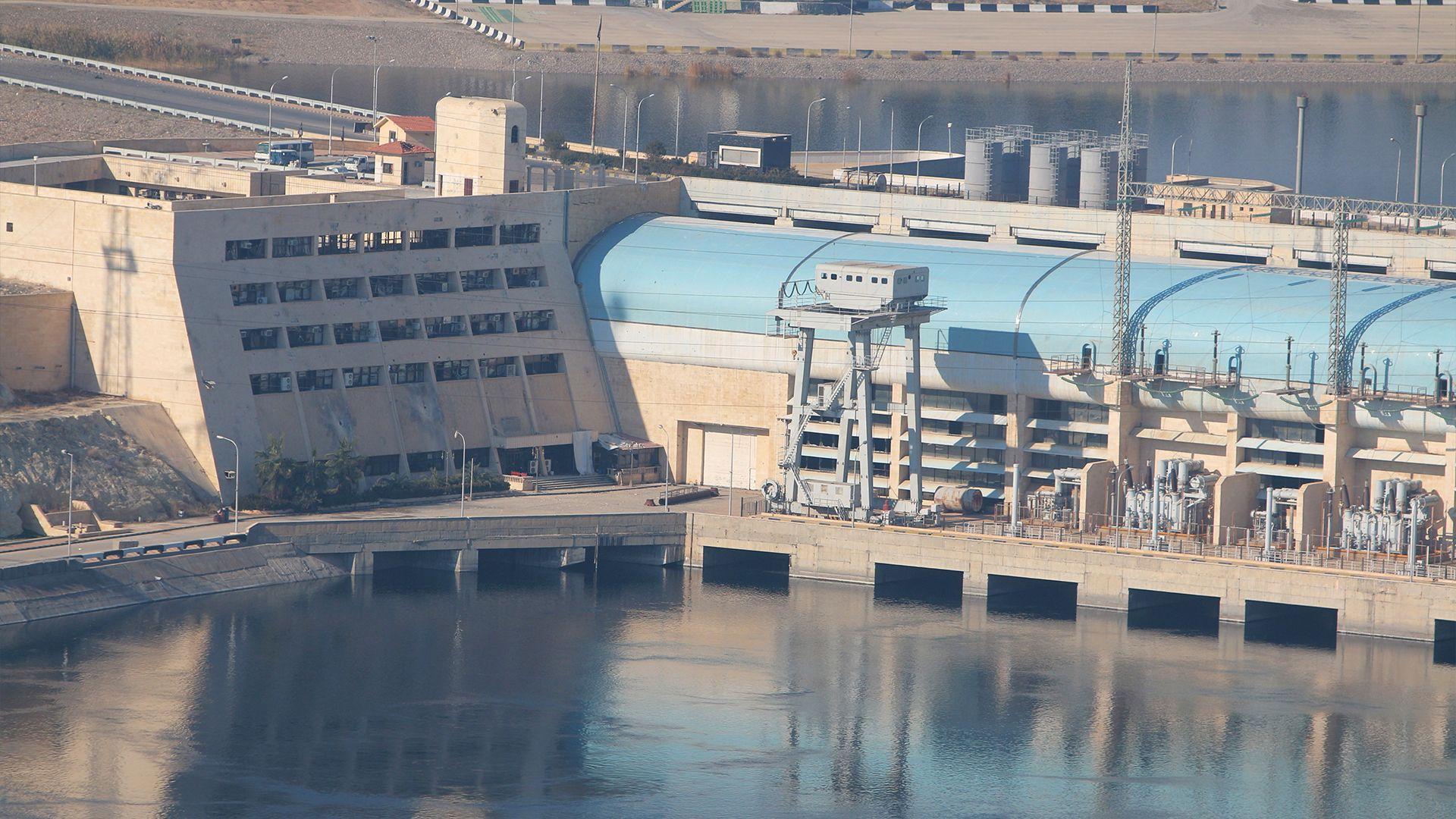 توركیا بەردەوامە لە بۆردومانكردنی بەنداوی تشرین