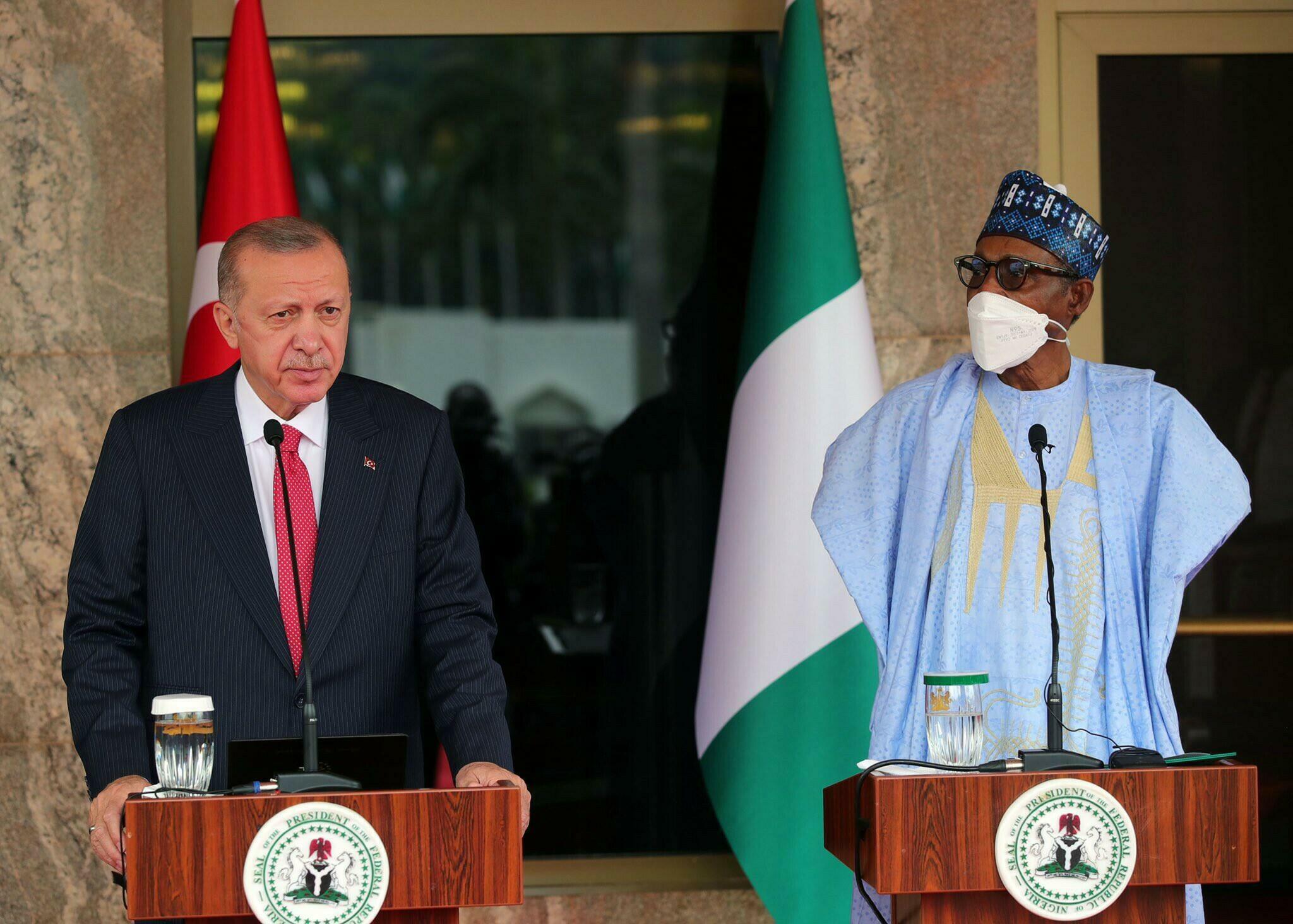 ئەردۆغان ھەڕەشەی بەکارھێنانی چەکی قورس دژی سوپای سوریا دەکات