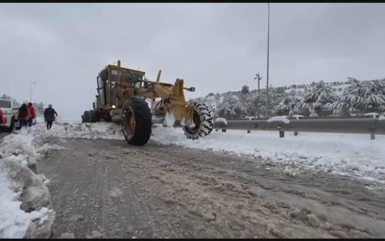 شۆفێرێک لەکاتی راماڵینی بەفر گیانی لەدەستدا