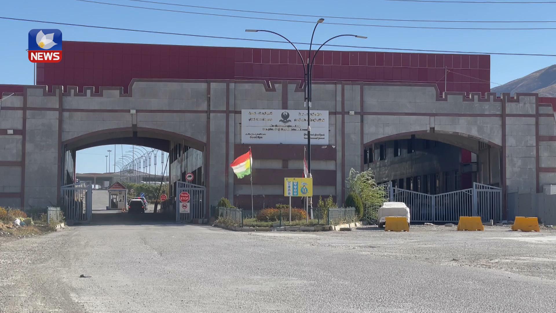 لە دەروازەی حاجی ئۆمەران ٢٥ ھەزار دینار بۆ ڤیزا وەردەگیرێت