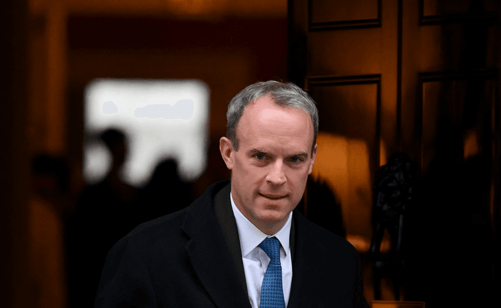 بەرپرسێکی باڵای بەریتانیا دەستیلەکارکێشایەوە