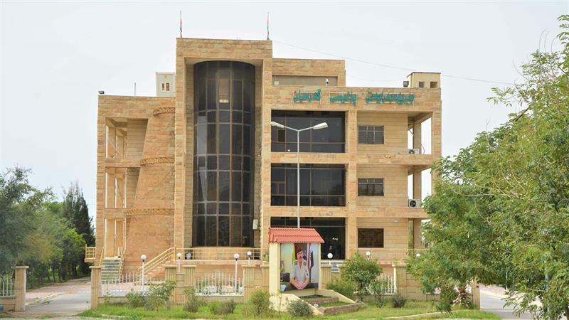 لەسەر قۆپی کردن خوێندکارێکی پۆلی ١٢ و دوو کەسی تر دەستگیرکران