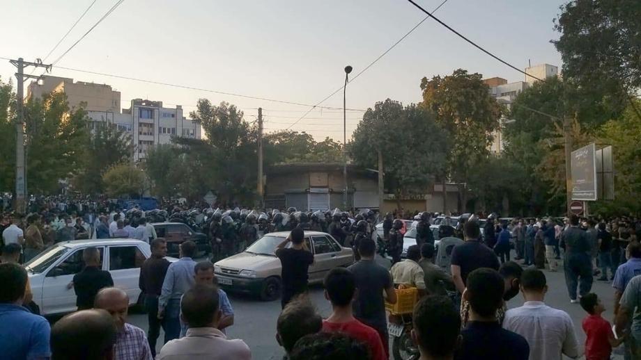  لە ئورمیە خۆپیشاندەرێکی تەمەن ٢٣ ساڵ کوژرا